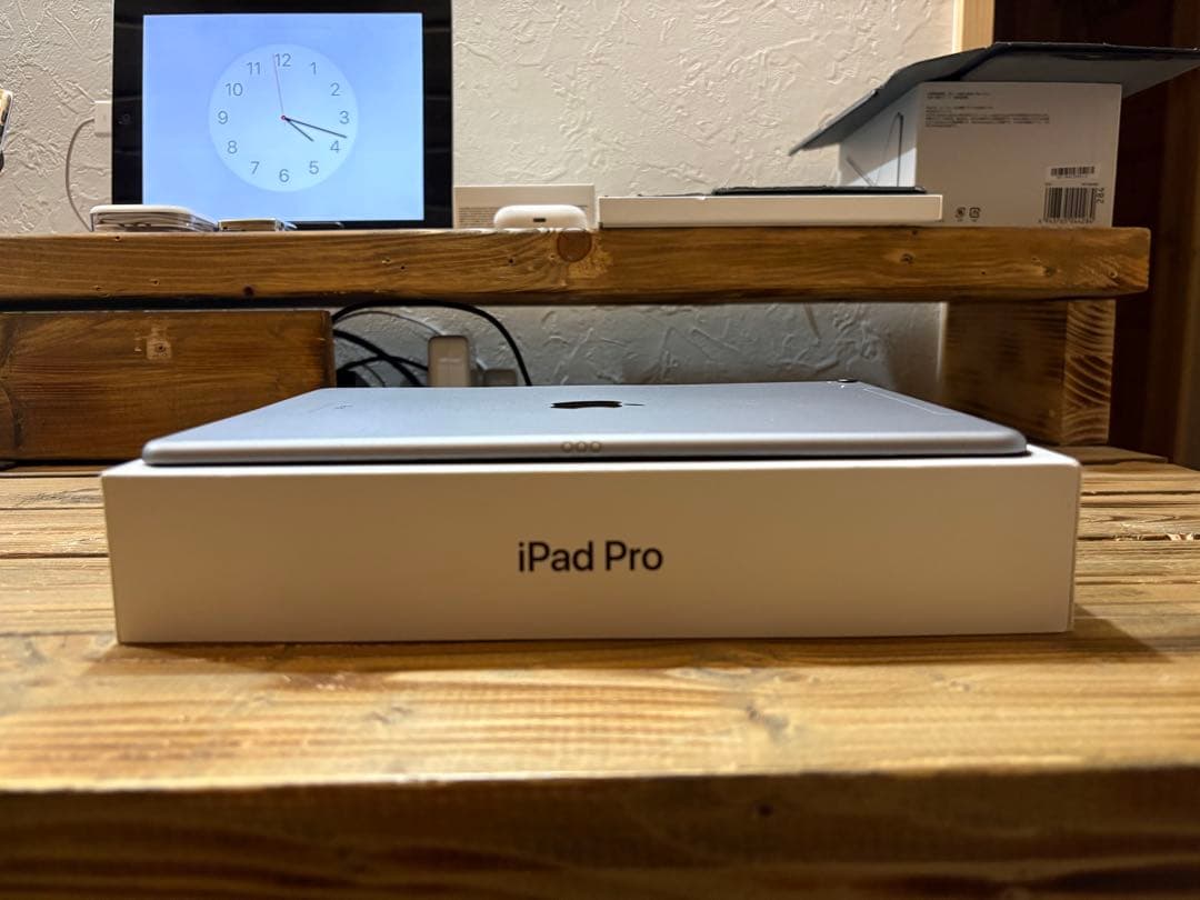 iPad pro 10.5 セルラーモデル、キーボード、充電スタンド等セット