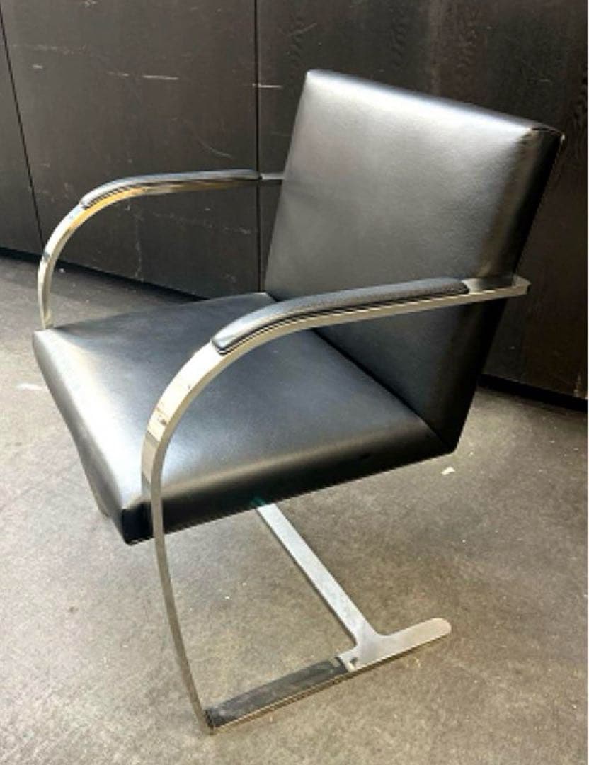 Knoll(ノル)社　ブルーノチェア　ミースファンデルローエアームパッド付チェア