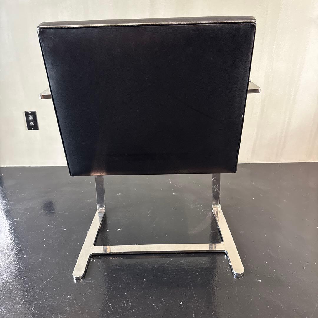 Knoll(ノル)社　ブルーノチェア　ミースファンデルローエアームパッド付チェア