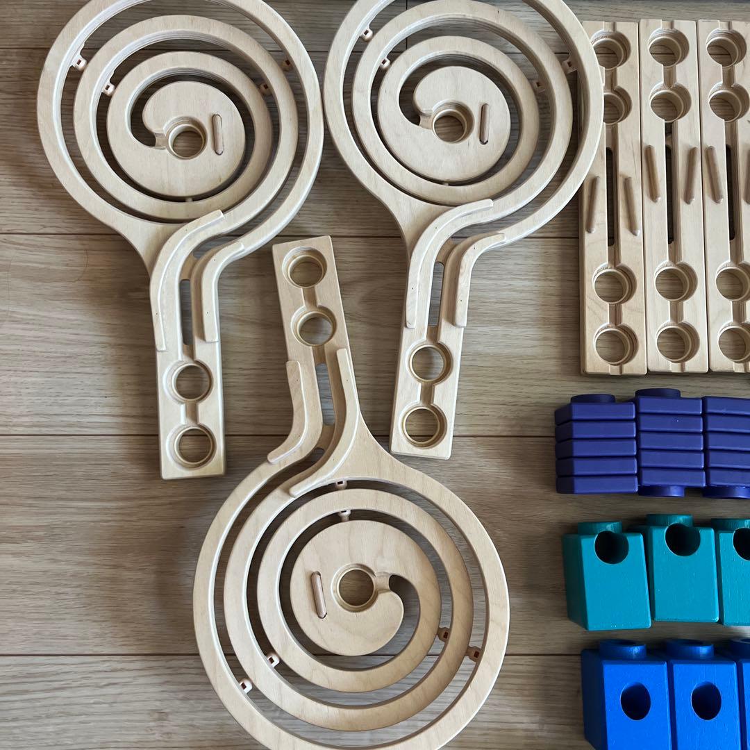 【ゆか】クアドリラ ツイスト&レールセット　別売り鉄琴パーツと蓄光ビー玉