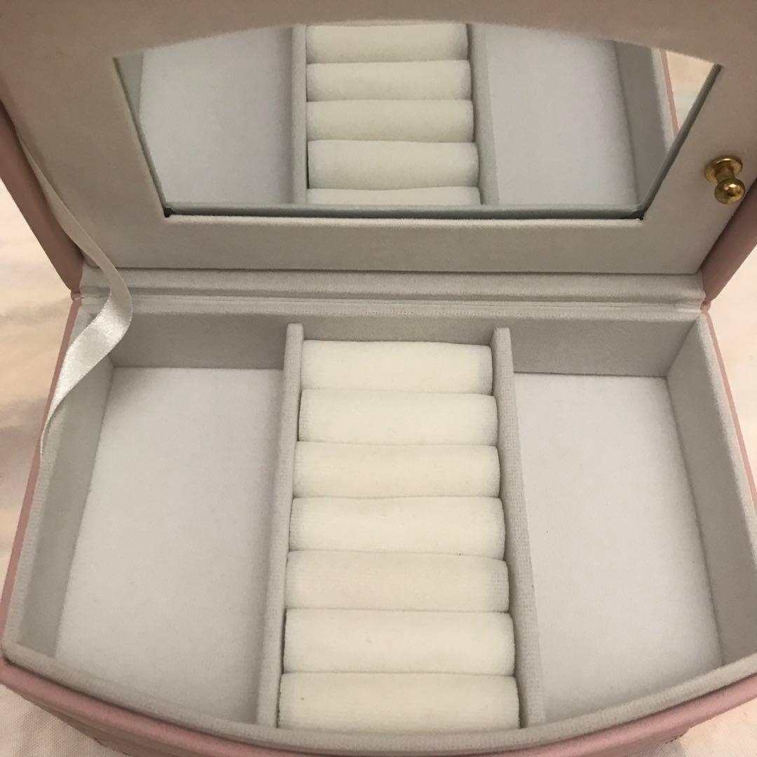 ［新品］ロマプリ　アクセサリーボックス　ピンク リボン付き ジュエリー　ケース