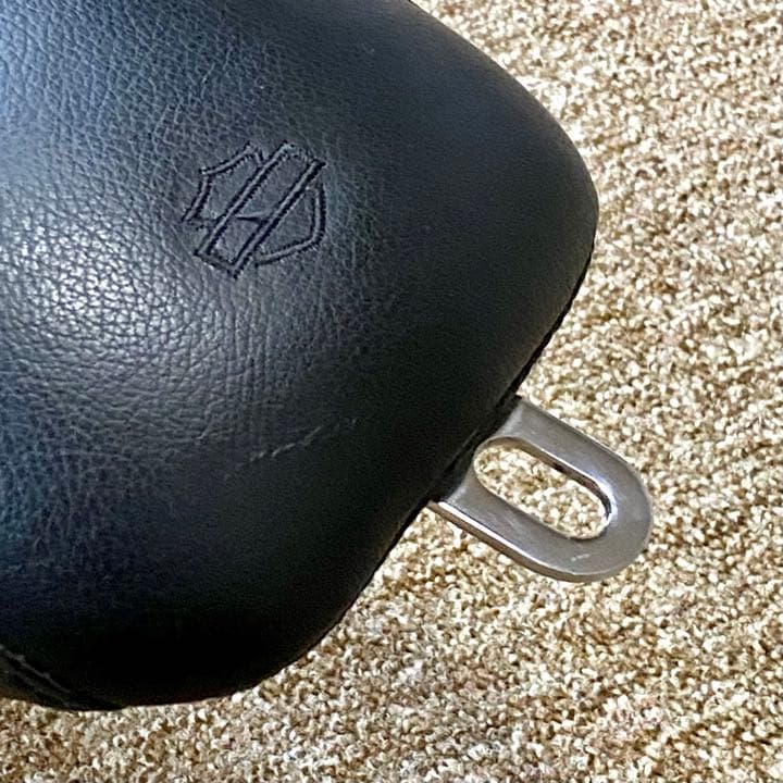ハーレー純正シート　FXDBI ストリッパーシート