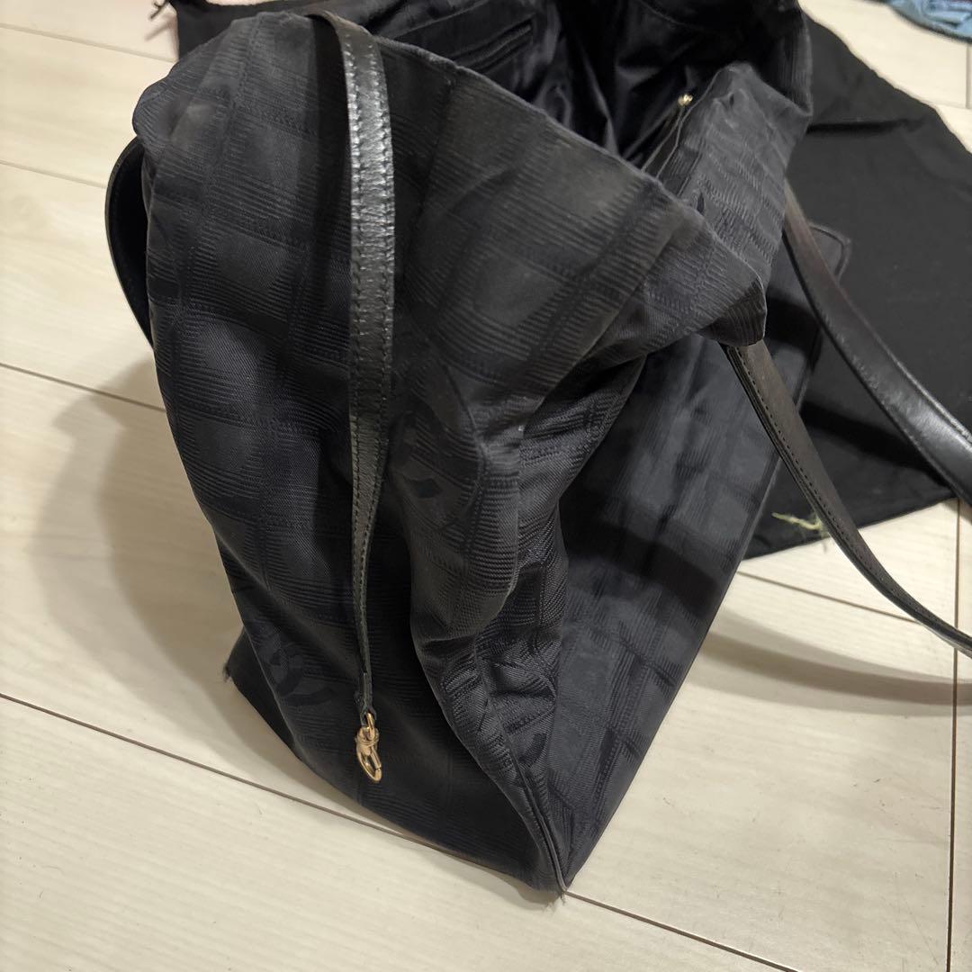 シャネル　ニュートラベルライン　トートバッグ　黒　CHANEL巾着付き