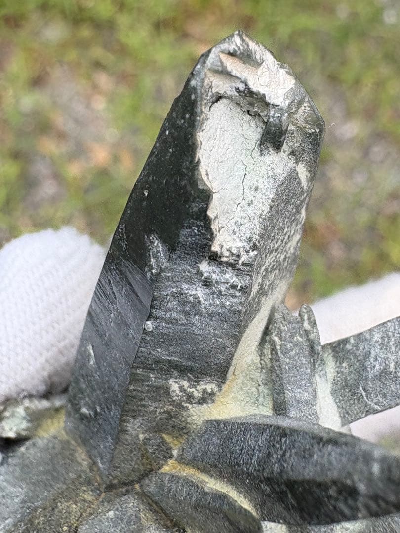 【匿名は発送】ガネッシュヒマール産 クローライト内包水晶