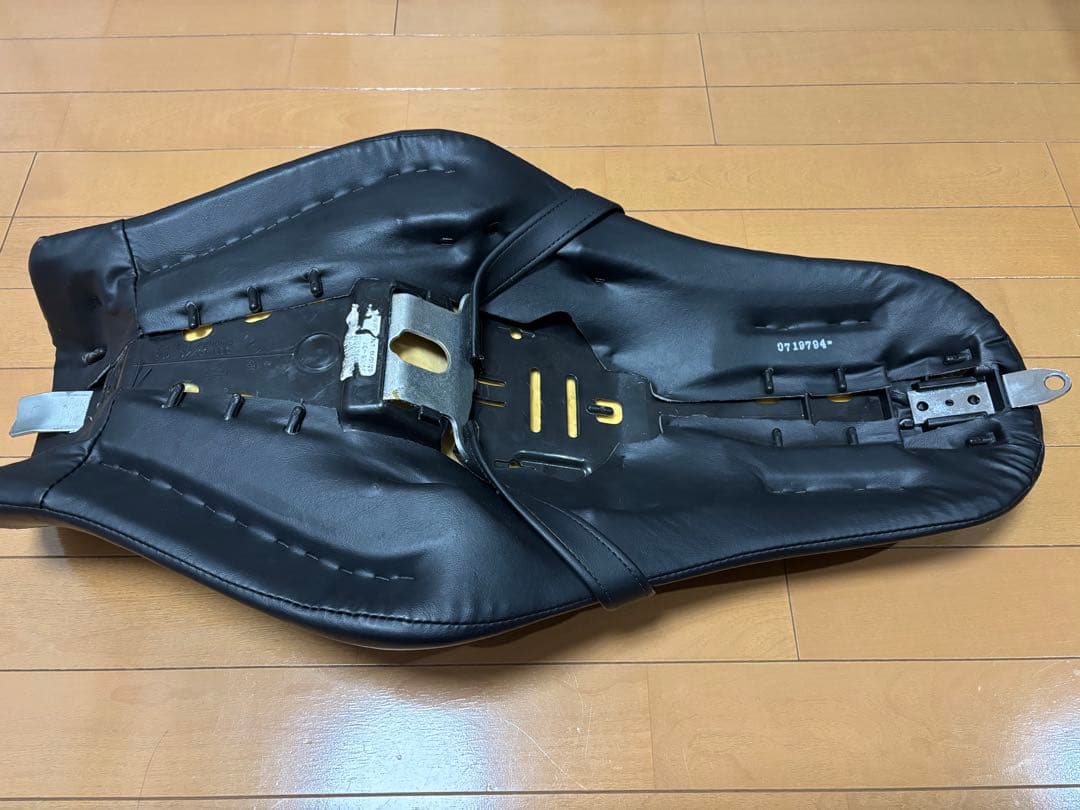 ハーレー　スポーツスター 純正シート