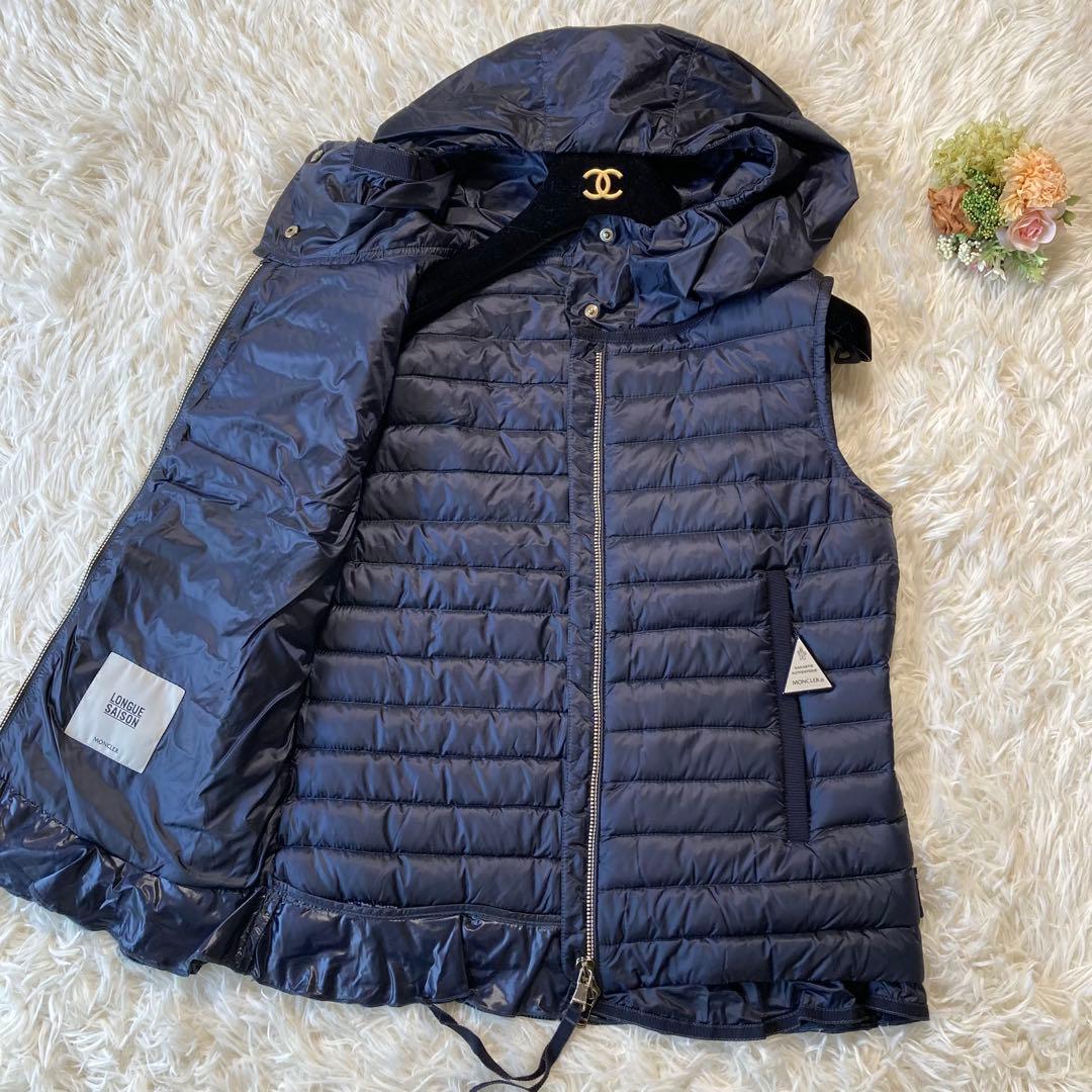 極美品 モンクレール EBLE GILET フード付き ナイロンダウンベスト