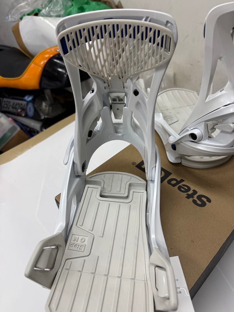 25年モデルBurtonステップオン　ジェネシス　Sサイズ