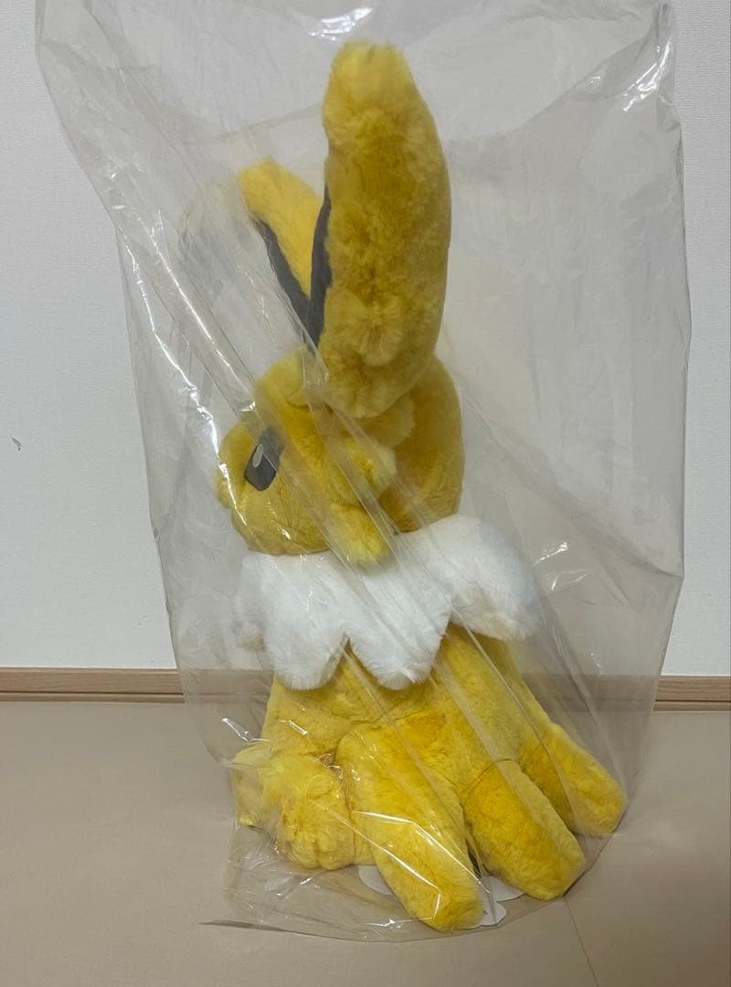 ポケモンセンターオリジナル　ふわふわ抱きぬいぐるみ　サンダース
