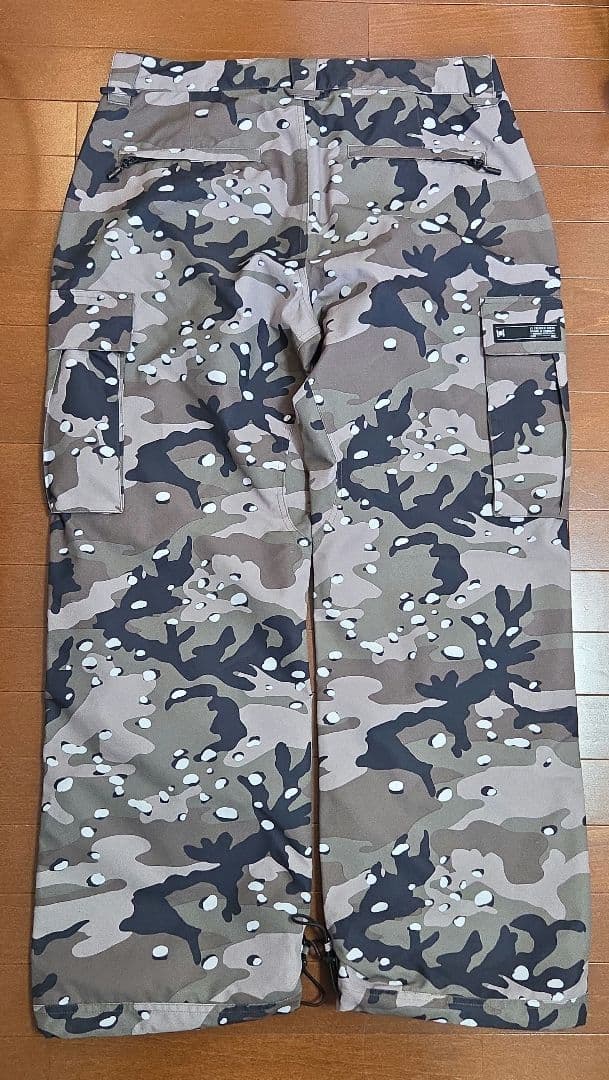 L1 スノーボードパンツ カモフラージュ柄