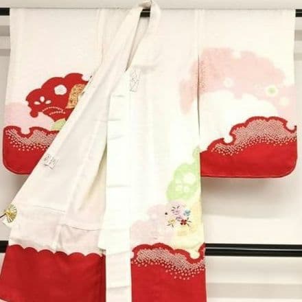 正絹綸子☆暈しに金彩ほぼ総刺繡の一つ身と新品友禅被布☆3歳七五三向け祝い着