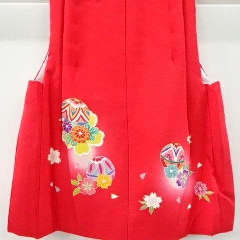 正絹綸子☆暈しに金彩ほぼ総刺繡の一つ身と新品友禅被布☆3歳七五三向け祝い着