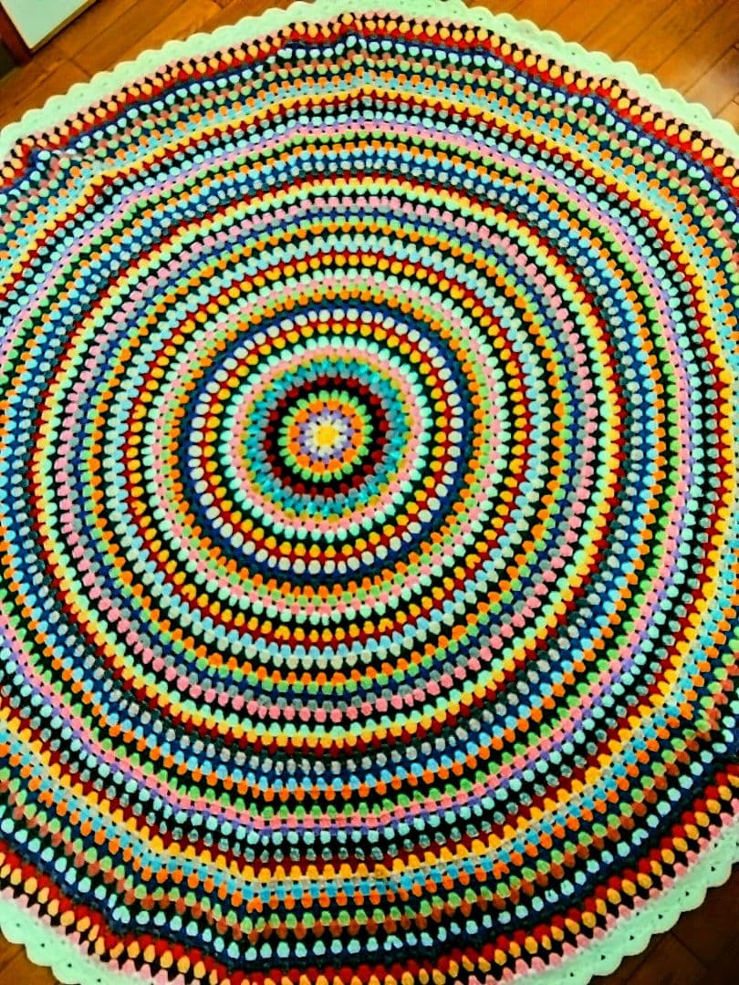 ハンドメイド☆かぎ針編み☆円形カバー☆グラニーステッチ☆