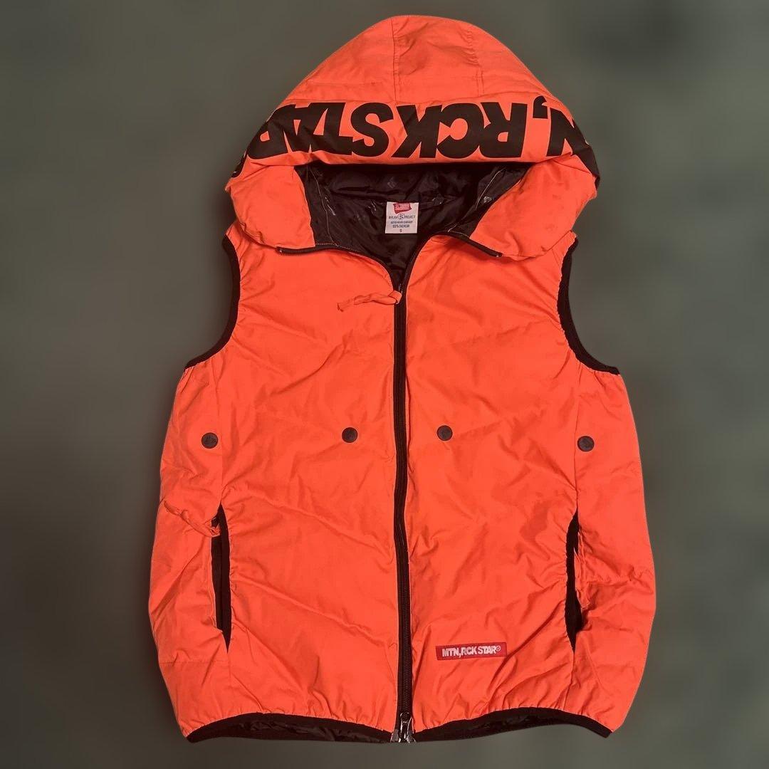 マウンテンロックスター　ダウンベストオレンジ色