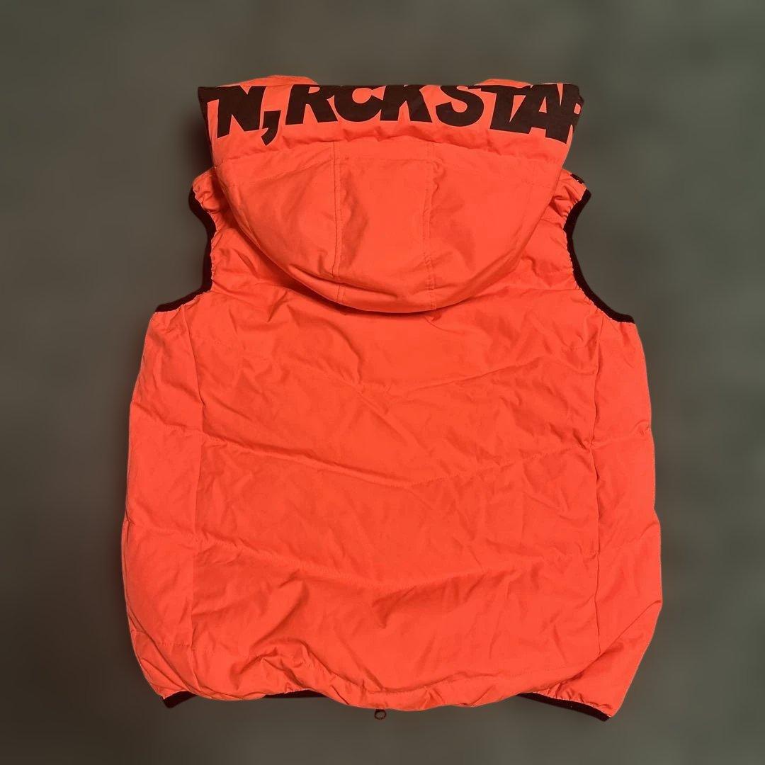マウンテンロックスター　ダウンベストオレンジ色