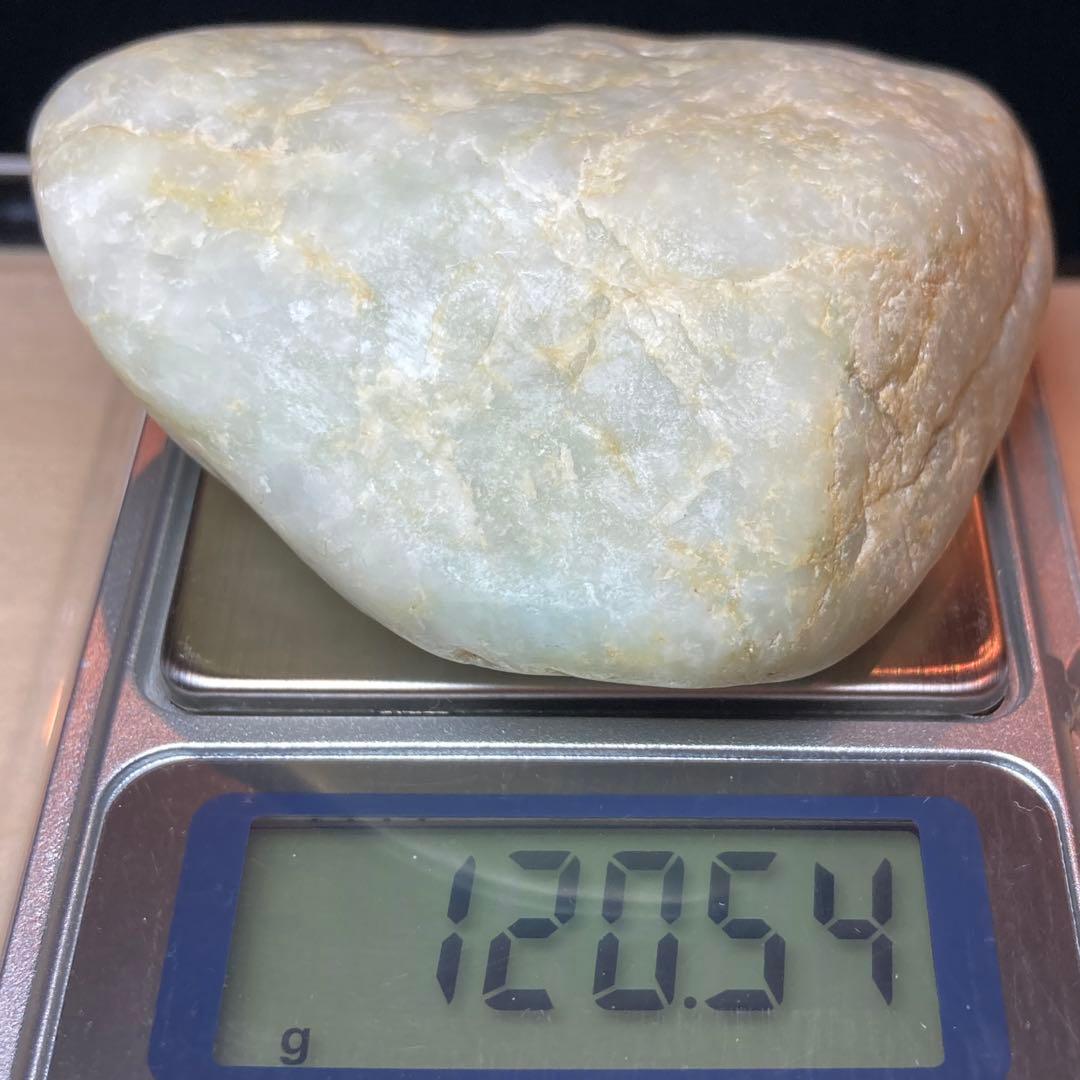 【専用品】 糸魚川翡翠　海中翡翠　海石　原石　120.5ｇ