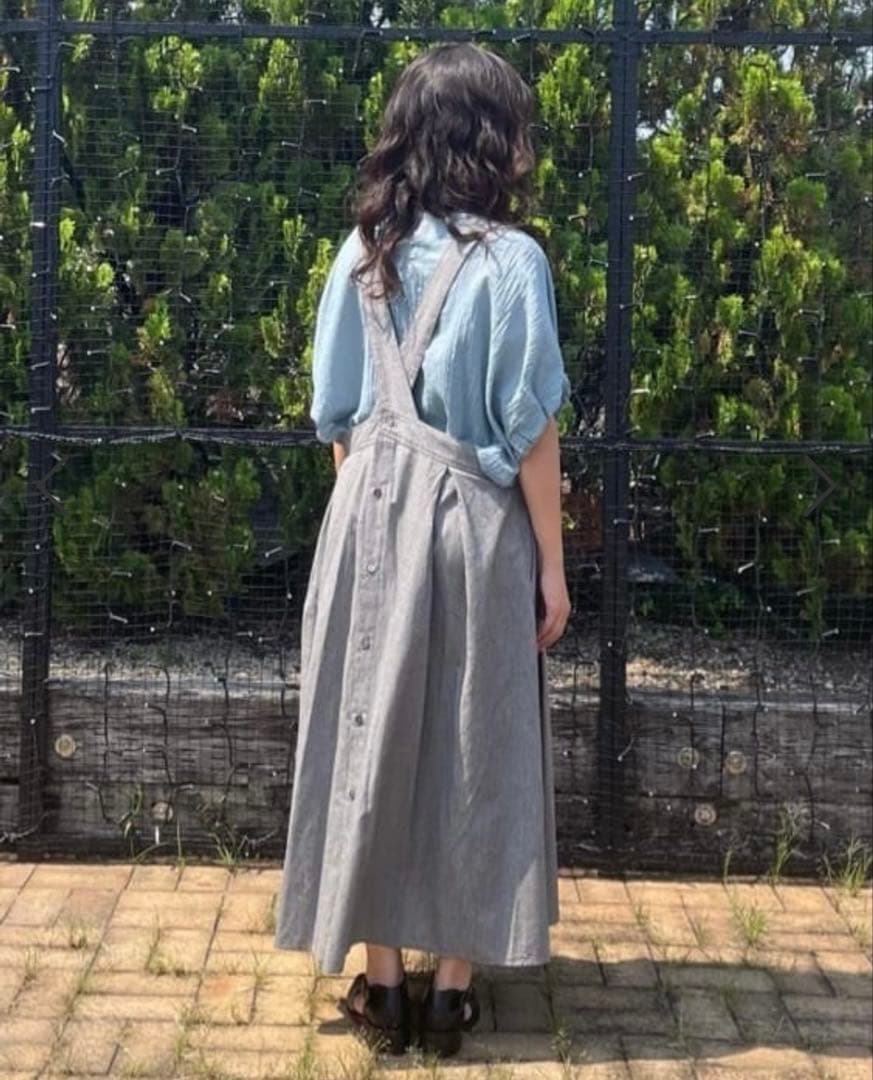 コンジェ ペイエ コットンリネンワッシャーエプロンワンピース
