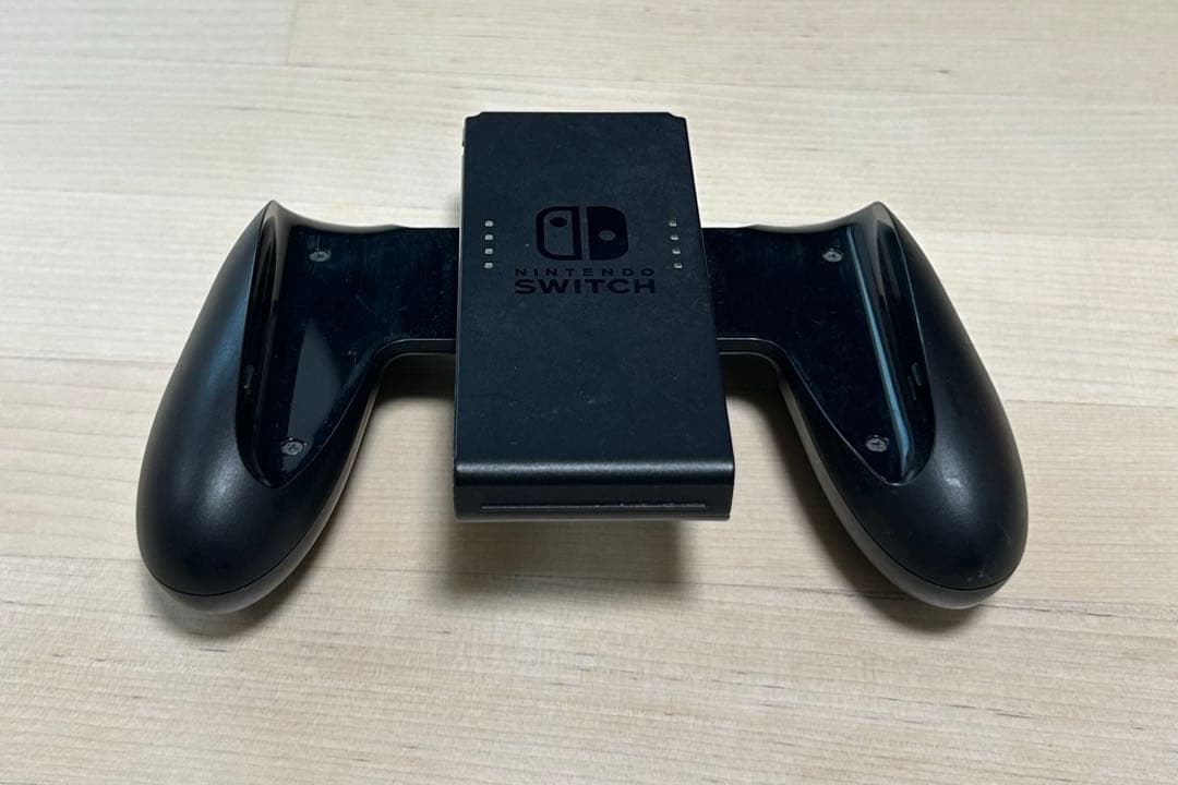 Nintendo Switch 本体 箱付属品完備 動作確認済 目立った傷なし