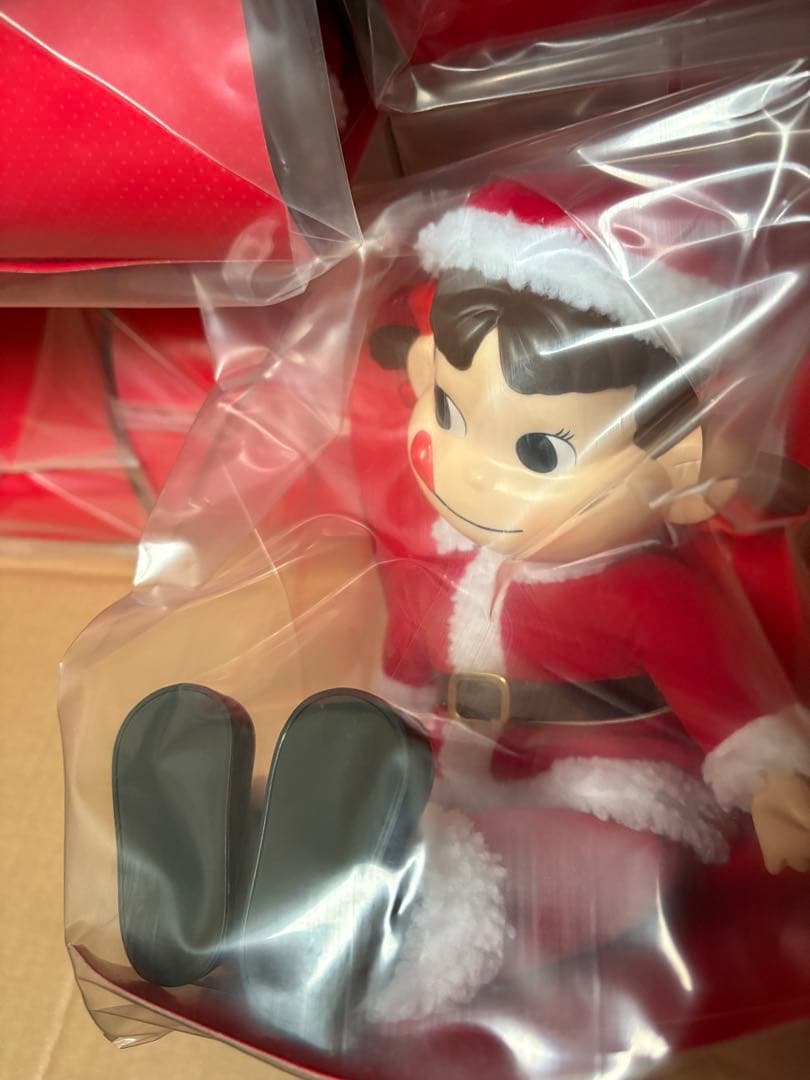 不二家　おすわりペコちゃん　サンタ編　クリスマス　12個入　未開封　FUJIYA