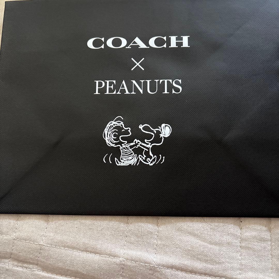 coach 限定商品 スヌーピーのレザーキーチャーム✴︎限定紙袋付き