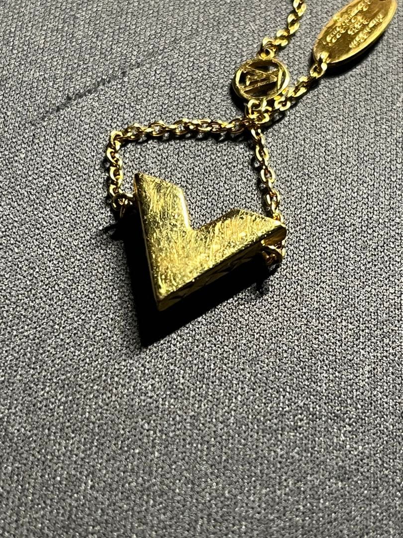 LOUIS VUITTON エセンシャルV ギヨーシュ M64269