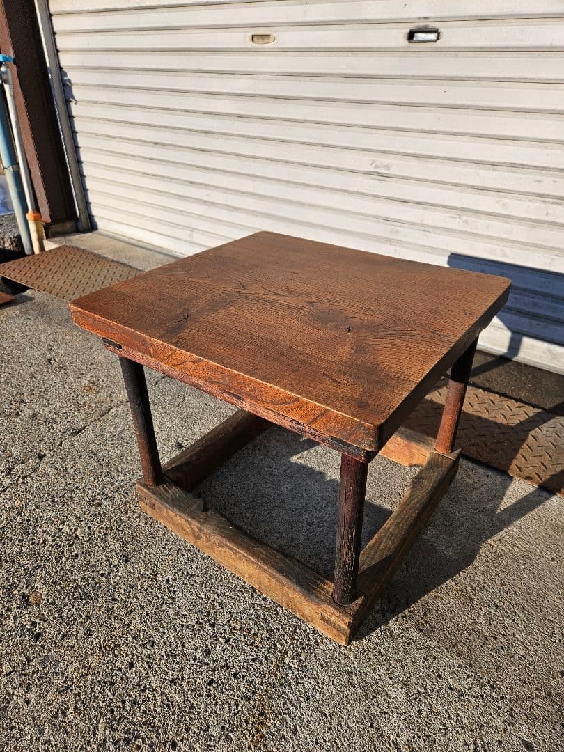 日本のアンティーク やぐらこたつ 櫓こたつ 無垢材の天板付き 木製 飾り台