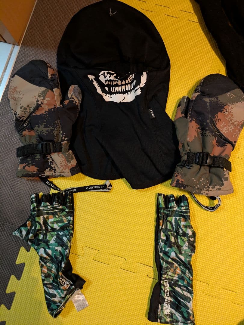 VOLCOM スノーボードウェア セットアップ+グローブ等おまけつき