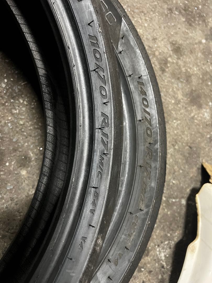 送料込み室内保管！ピレリ　スーパーコルサV4 中古前後セット PIRELLI