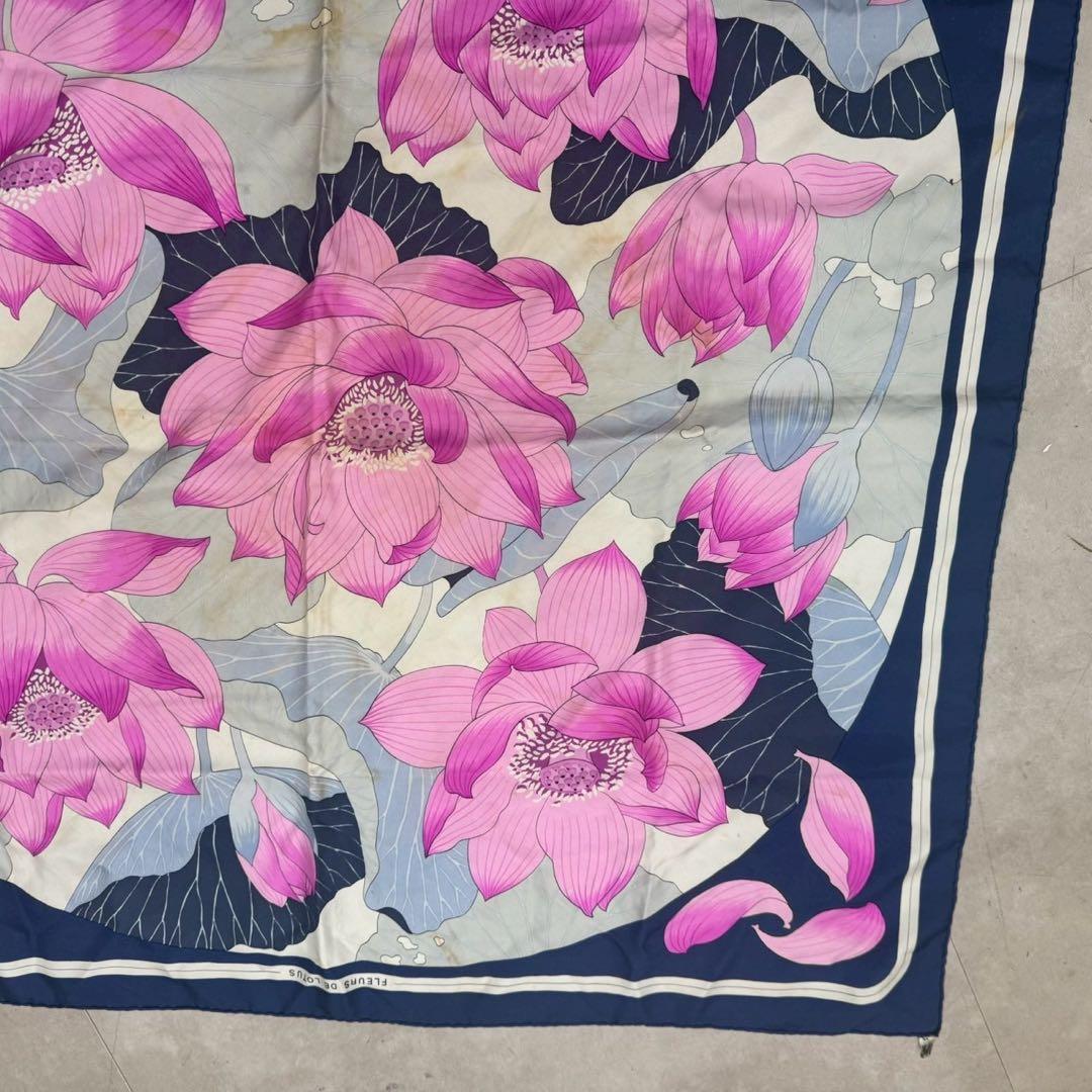 HERMÈS カレ90 ロータス 蓮の花 シルク スカーフ シミあり 中古品
