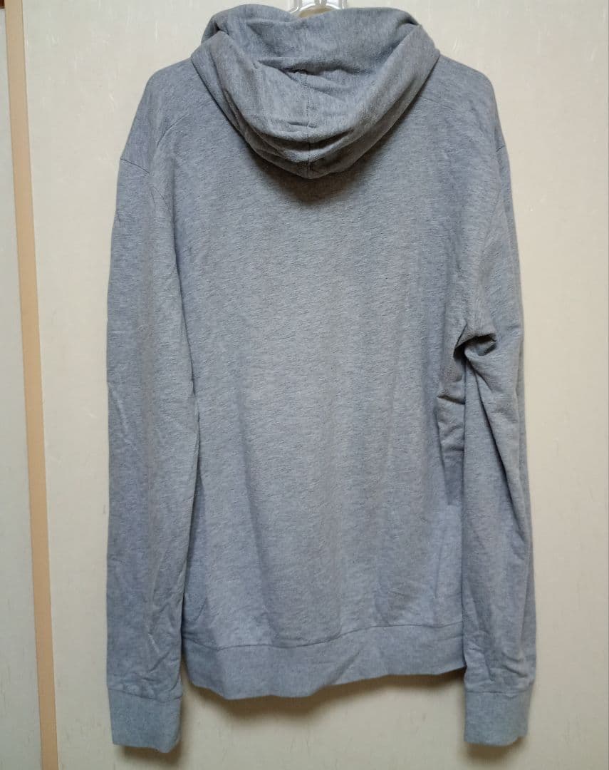 日曜日まで出品　最終プライス　STONE  　パーカー美品　正規商品