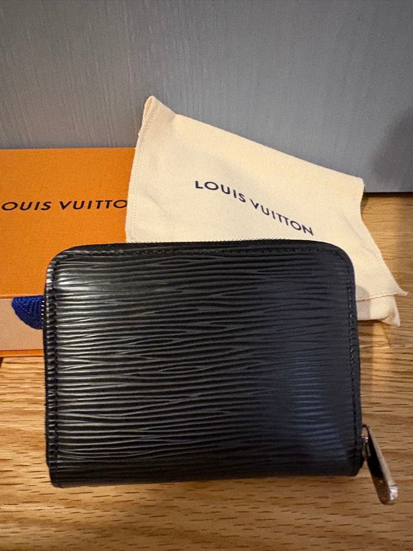 ルイヴィトン ジッピーパスケース