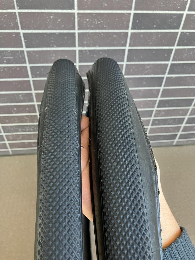 IRC SERAC CX SAND tubeless 700*32C 2本