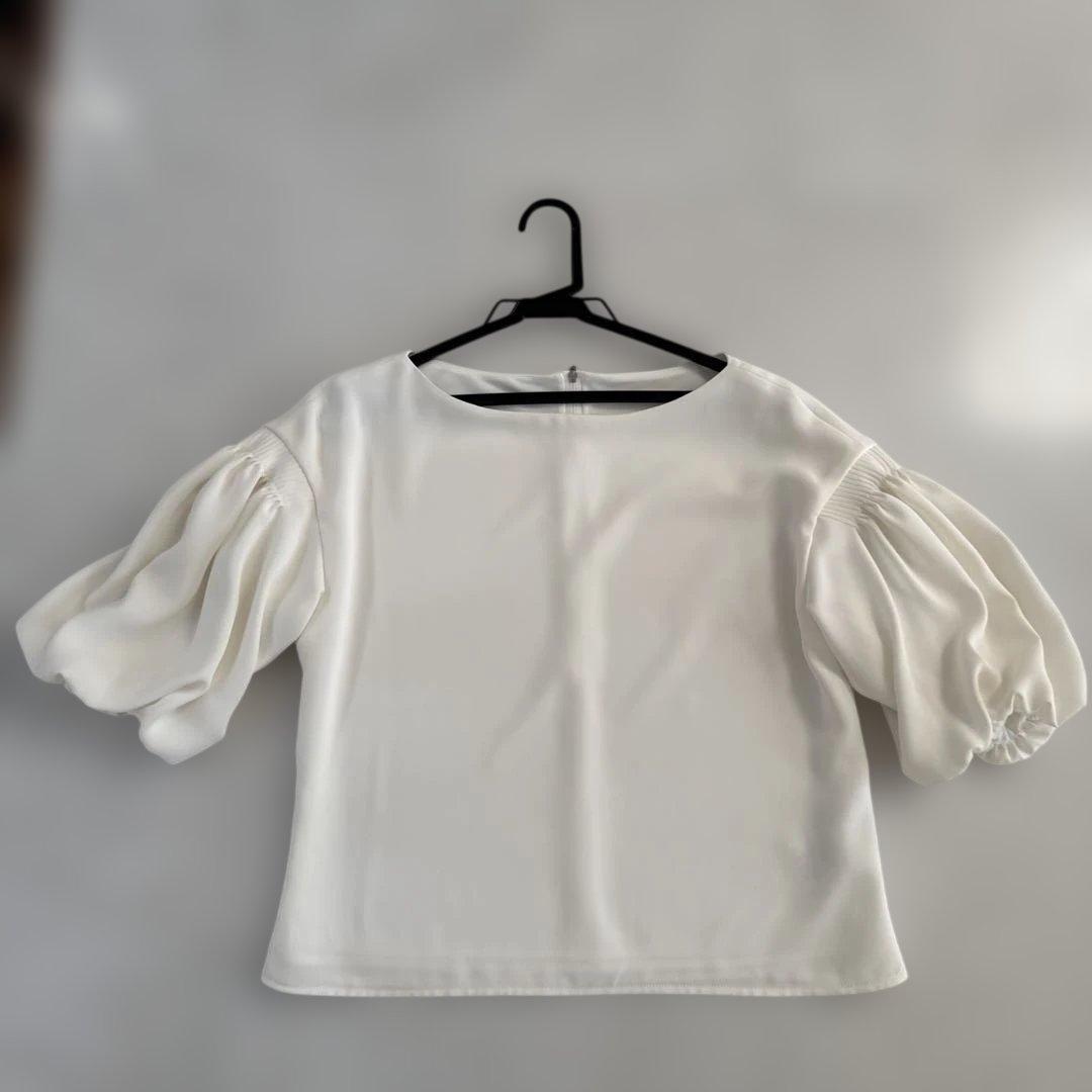 フォクシーホワイト バルーンスリーブ トップス38