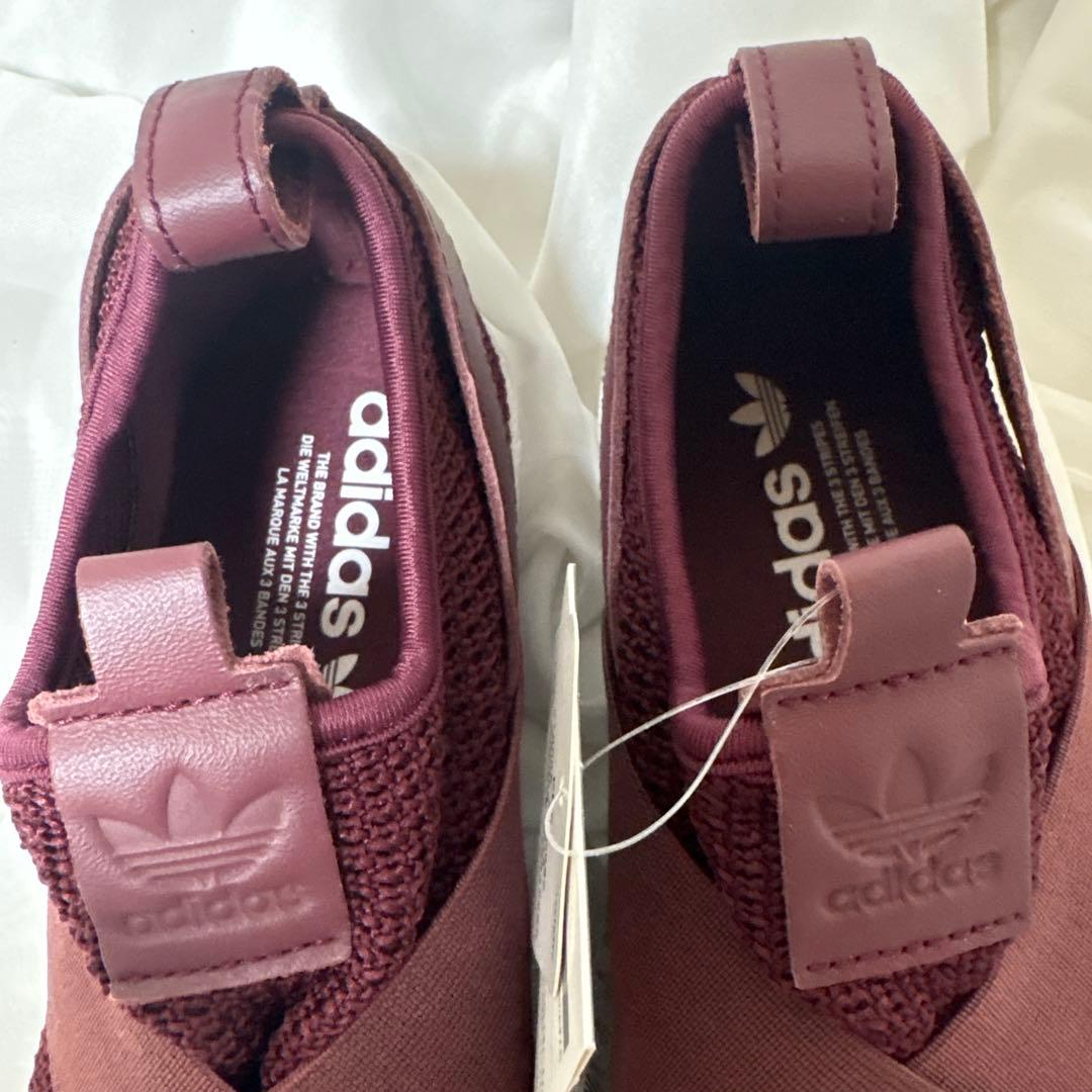 新品タグ付き！24.5センチadidas SS Slip OnWバーガンディ