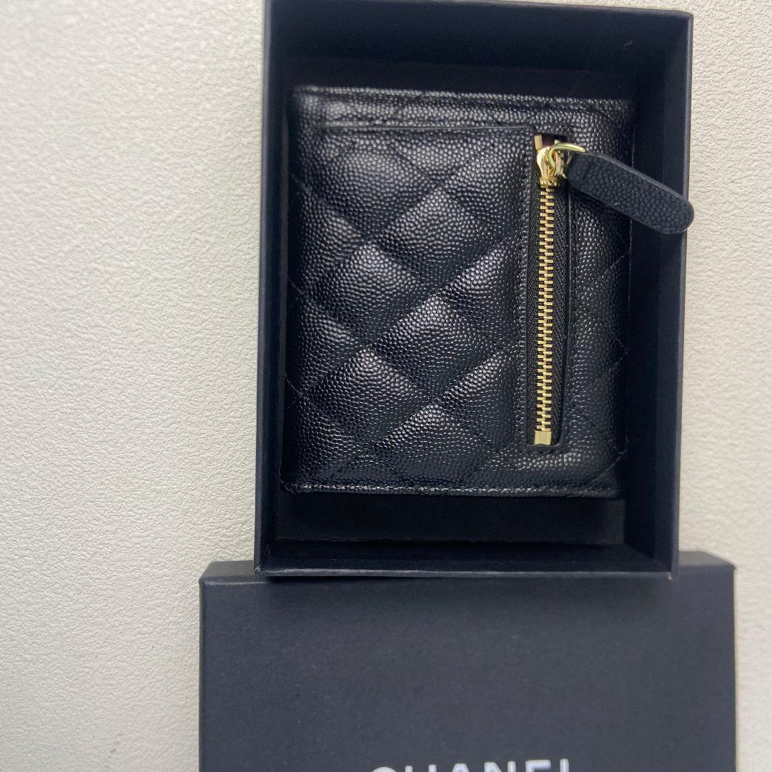 CHANEL（シャネル）ブラックレザー 三つ折り財布