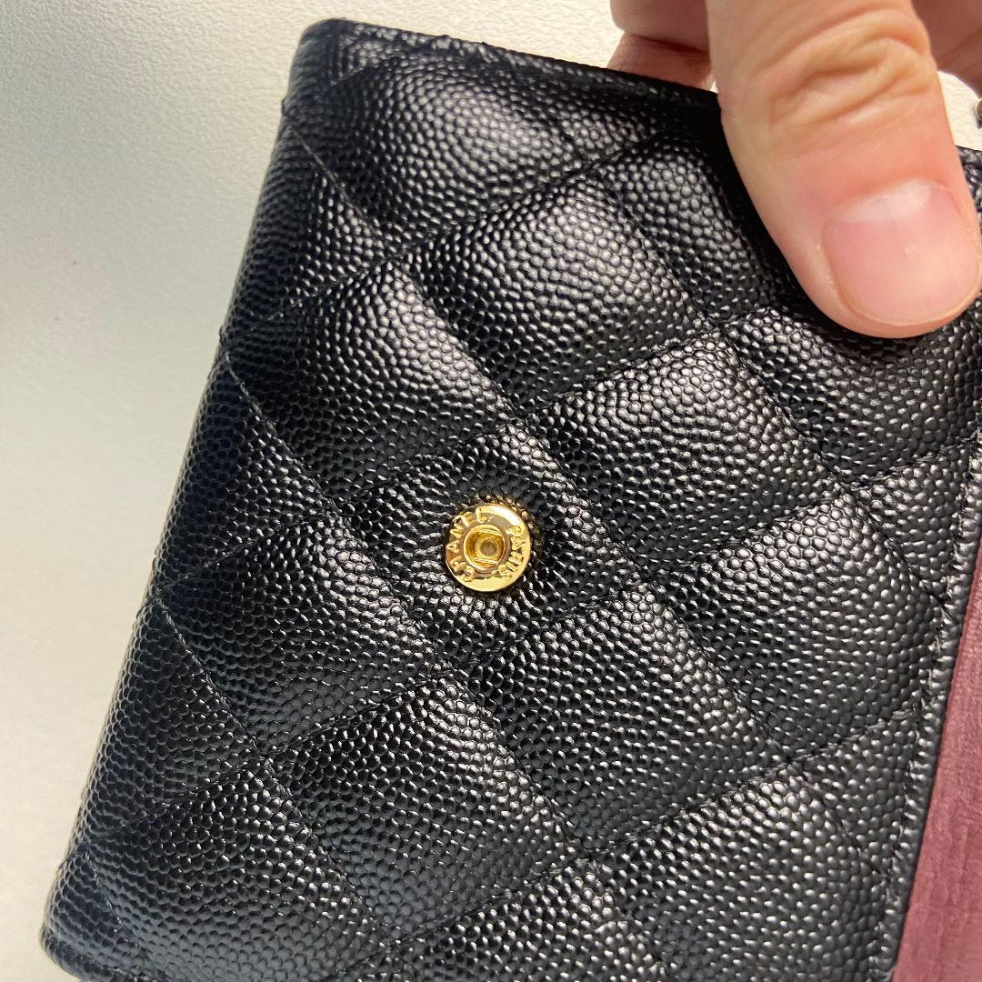 CHANEL（シャネル）ブラックレザー 三つ折り財布
