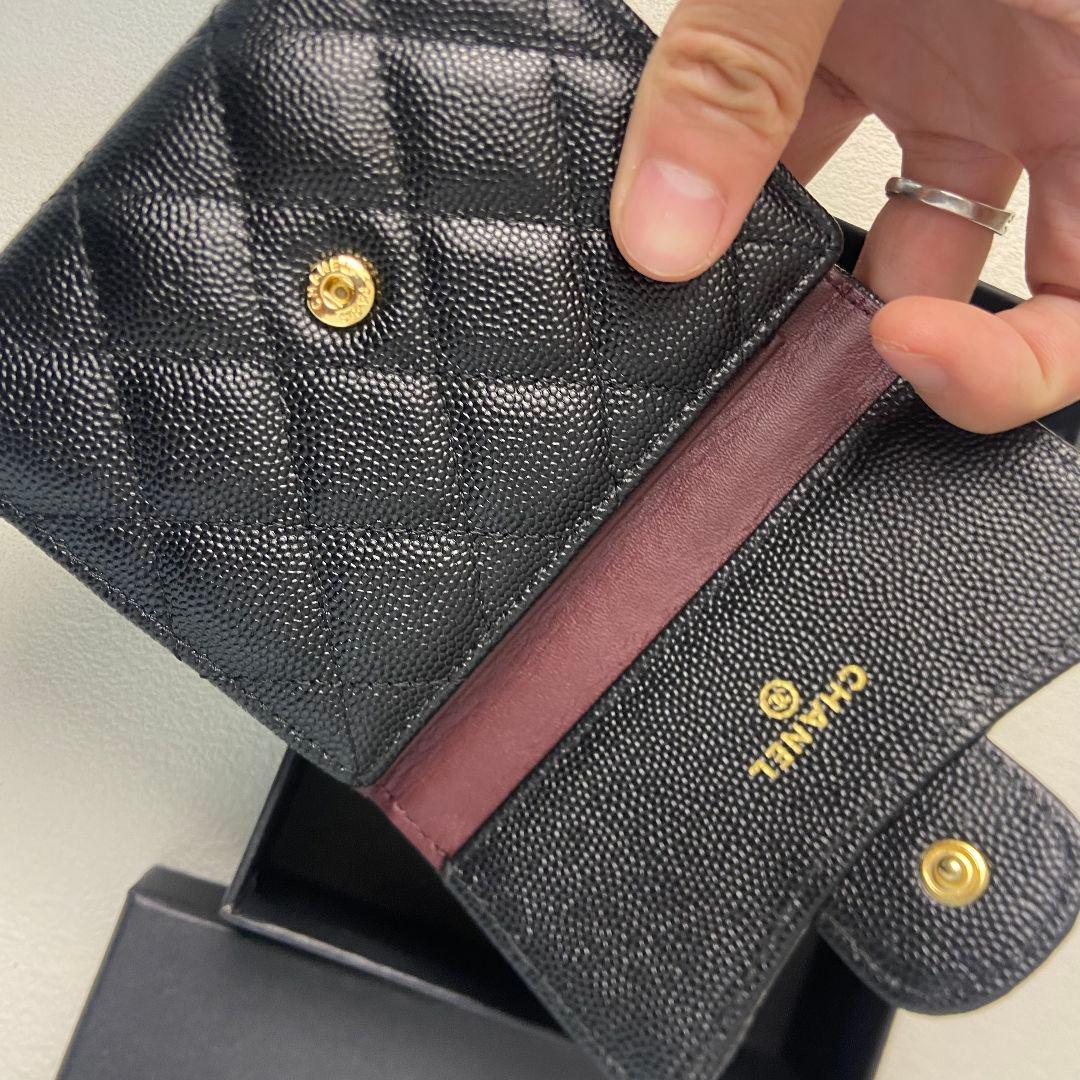 CHANEL（シャネル）ブラックレザー 三つ折り財布