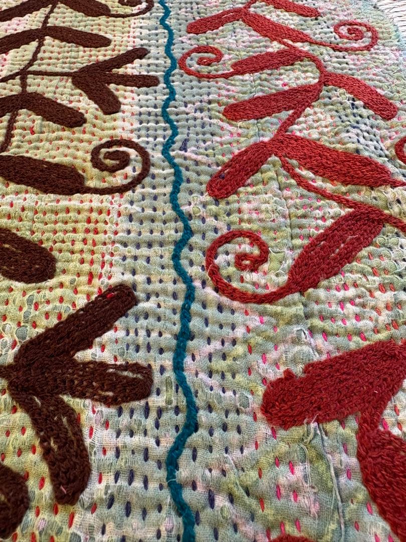 スザニ刺繍　ヴィンテージカンタキルト　セール中　インド　手仕事