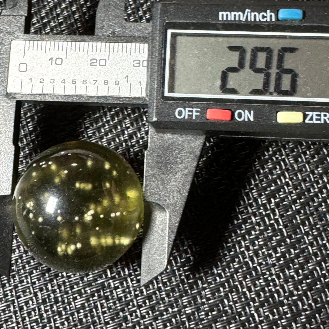 最高グレード☆彡クリストバライト入り◇リビアングラス◇丸玉　約29.6㎜