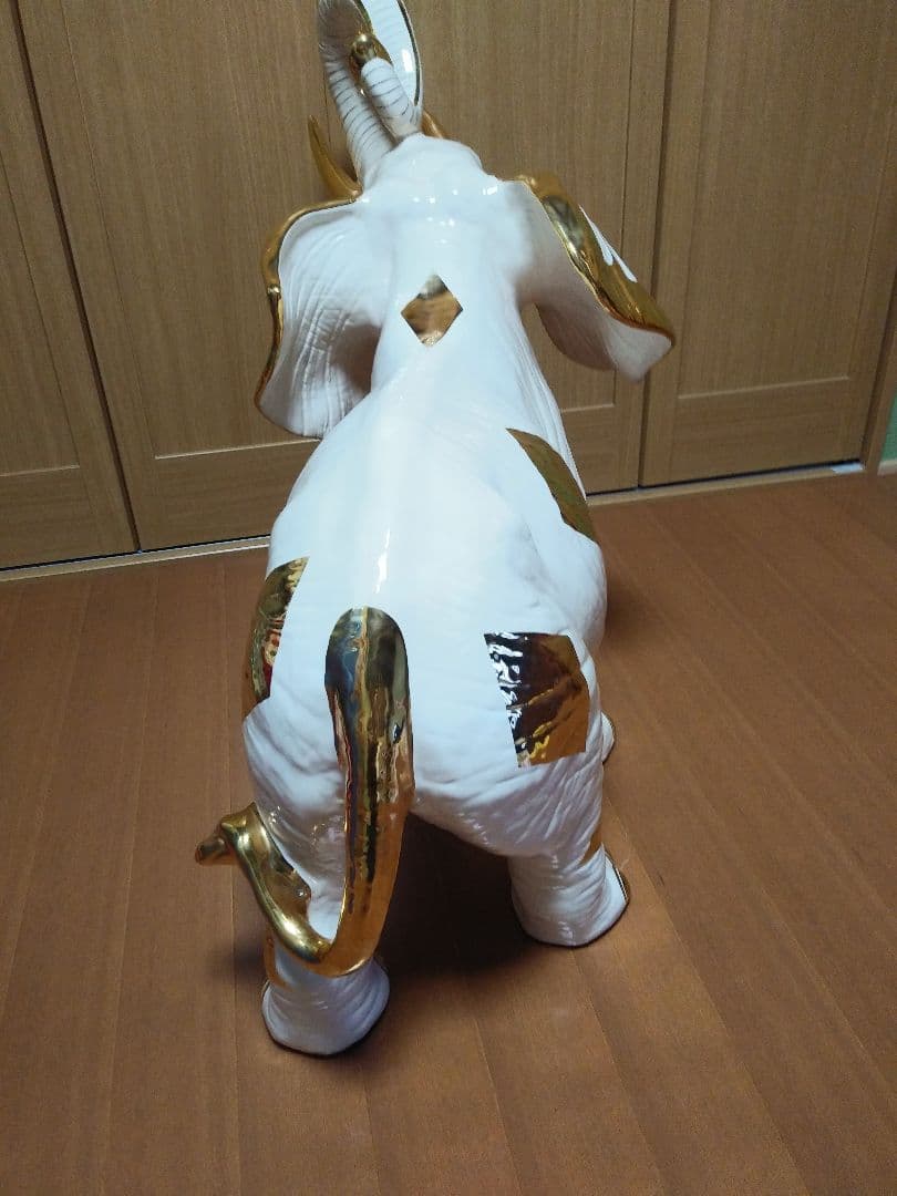 [引き取り限定]　陶器製　ゾウの置き物　‼️