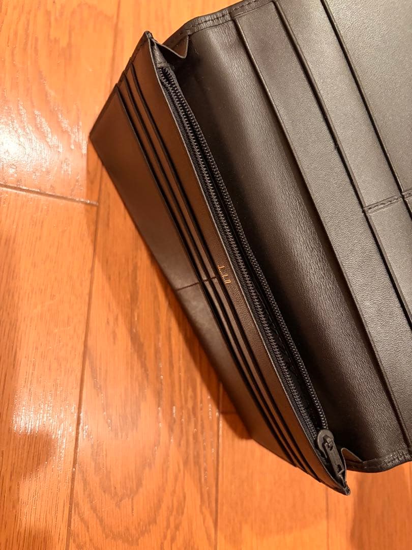 Dunhill 黒いレザー長財布 カードポケット付き