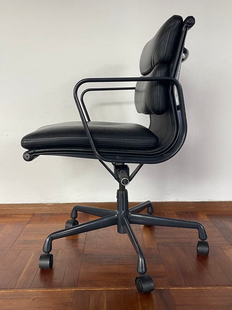 ハーマンミラー イームズ ソフトパッド チェア