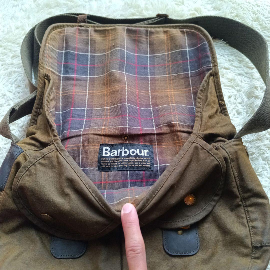 Barbour Tarras ワックス レザー トリム ショルダーバッグ