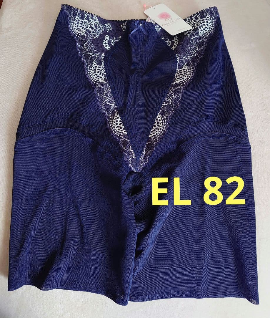 ダイアナ ガードル　EL82 タグ付き