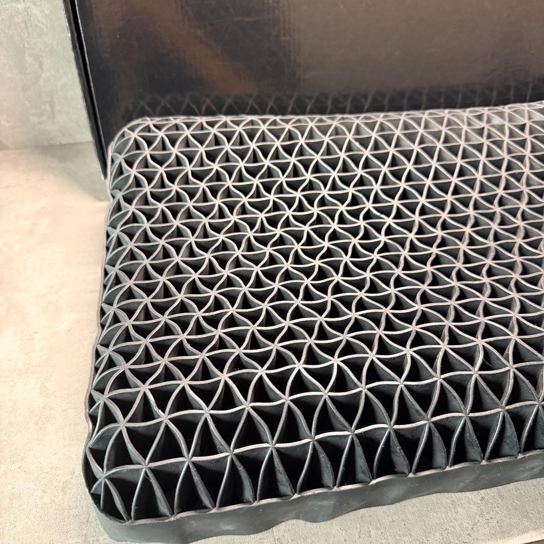 ほぼ未使用　ヒツジのいらない枕®︎（至極）　テンセル枕力バー付