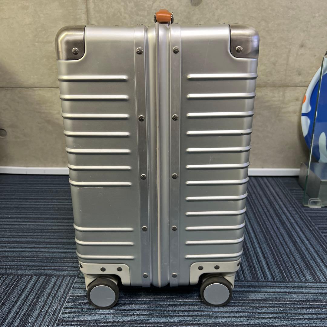 イノベーター　42L アルミニウム キャリーケース 美品