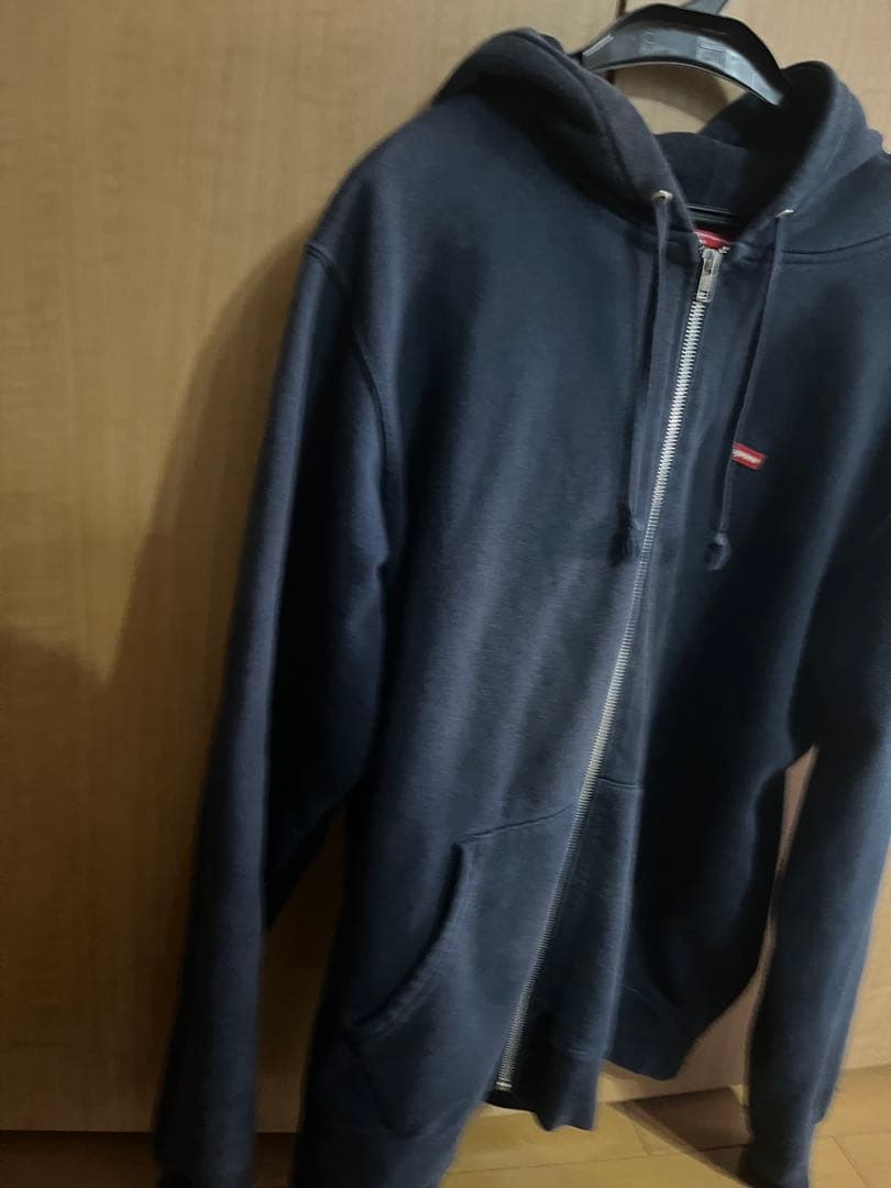 Supremeボックスロゴ ジップパーカー 【ネイビー】