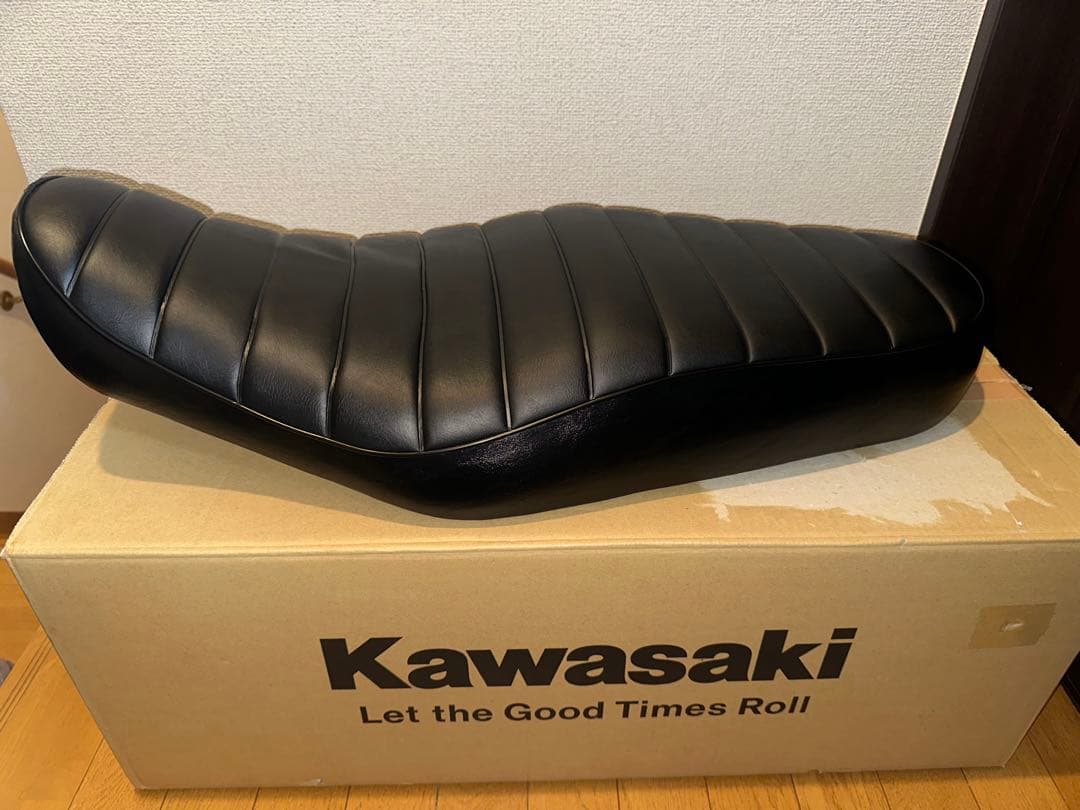 Kawasaki W800street 純正シート