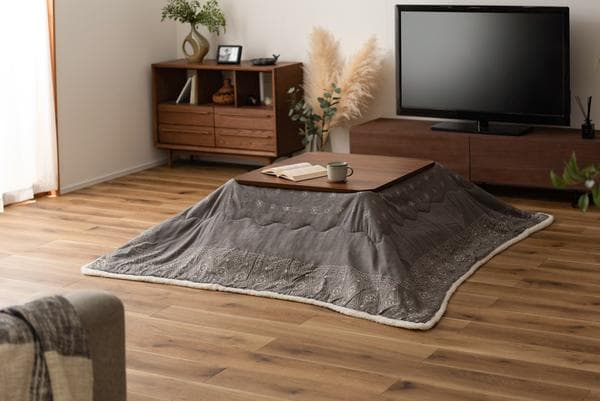 おしゃれ ふかふか かわいい 暖かい 正方形 こたつ布団 バンダナ柄