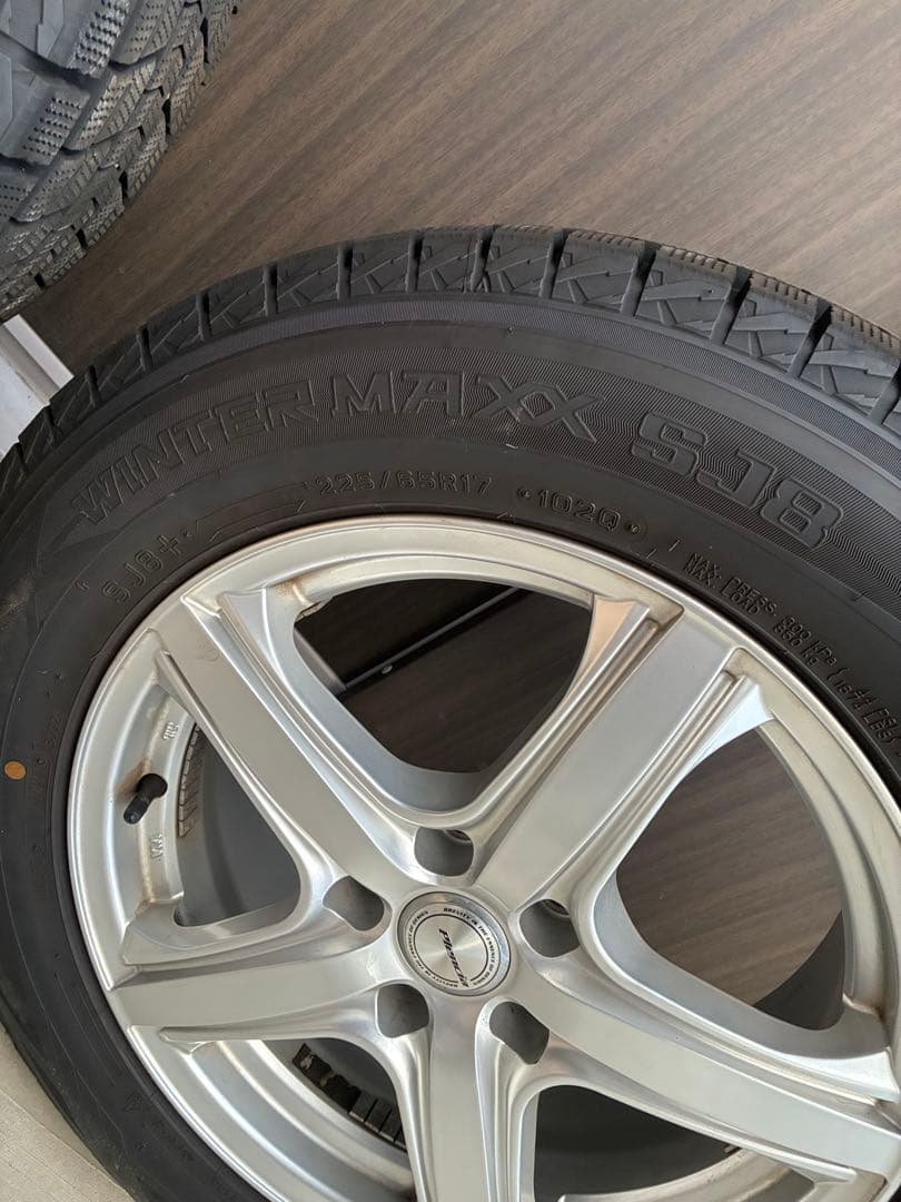 【そうくん】ハリアー/RAV4等 17インチ スタッドレス 9.5mm以上