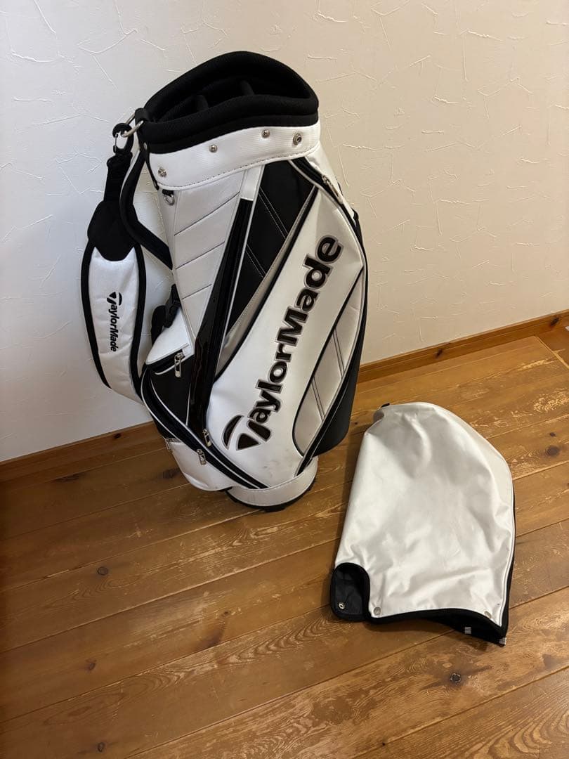 TaylorMade キャディバッグ 白黒 4分割